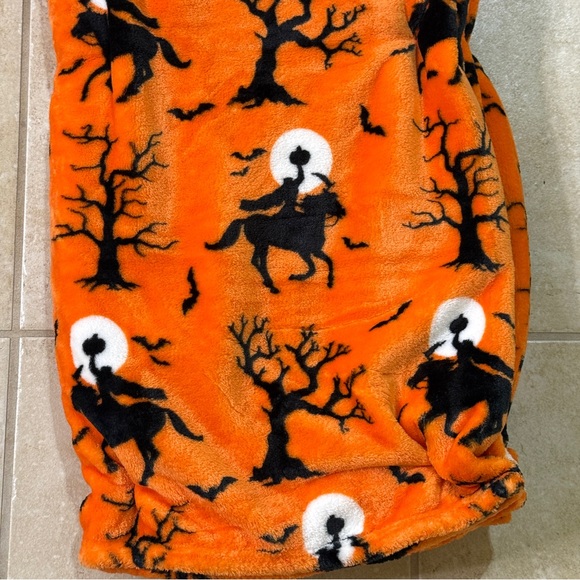 Halloween Fall Blanket Headless Horseman Bats Velvet 60” X 70” - Picture 1 of 6